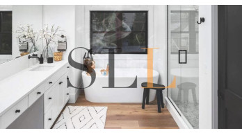 Marre des salles de bain sombres ? 5 astuces lumineuses pour un style éclatant !